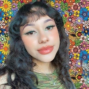 Meet your Posher, Valeria